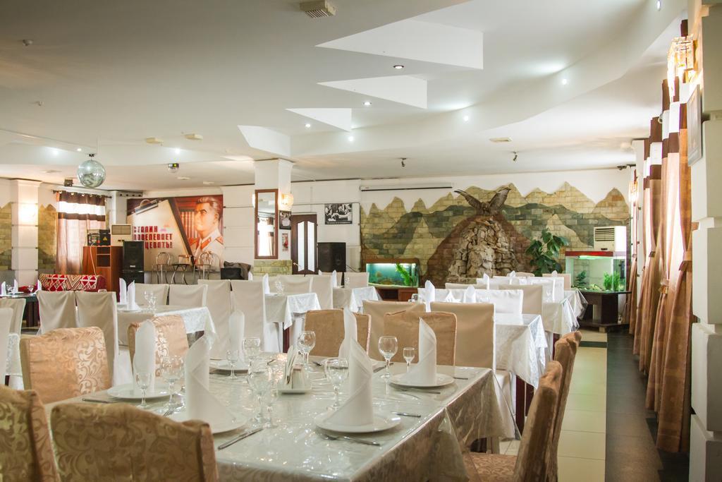 Diar Hotel Atyraū Eksteriør billede